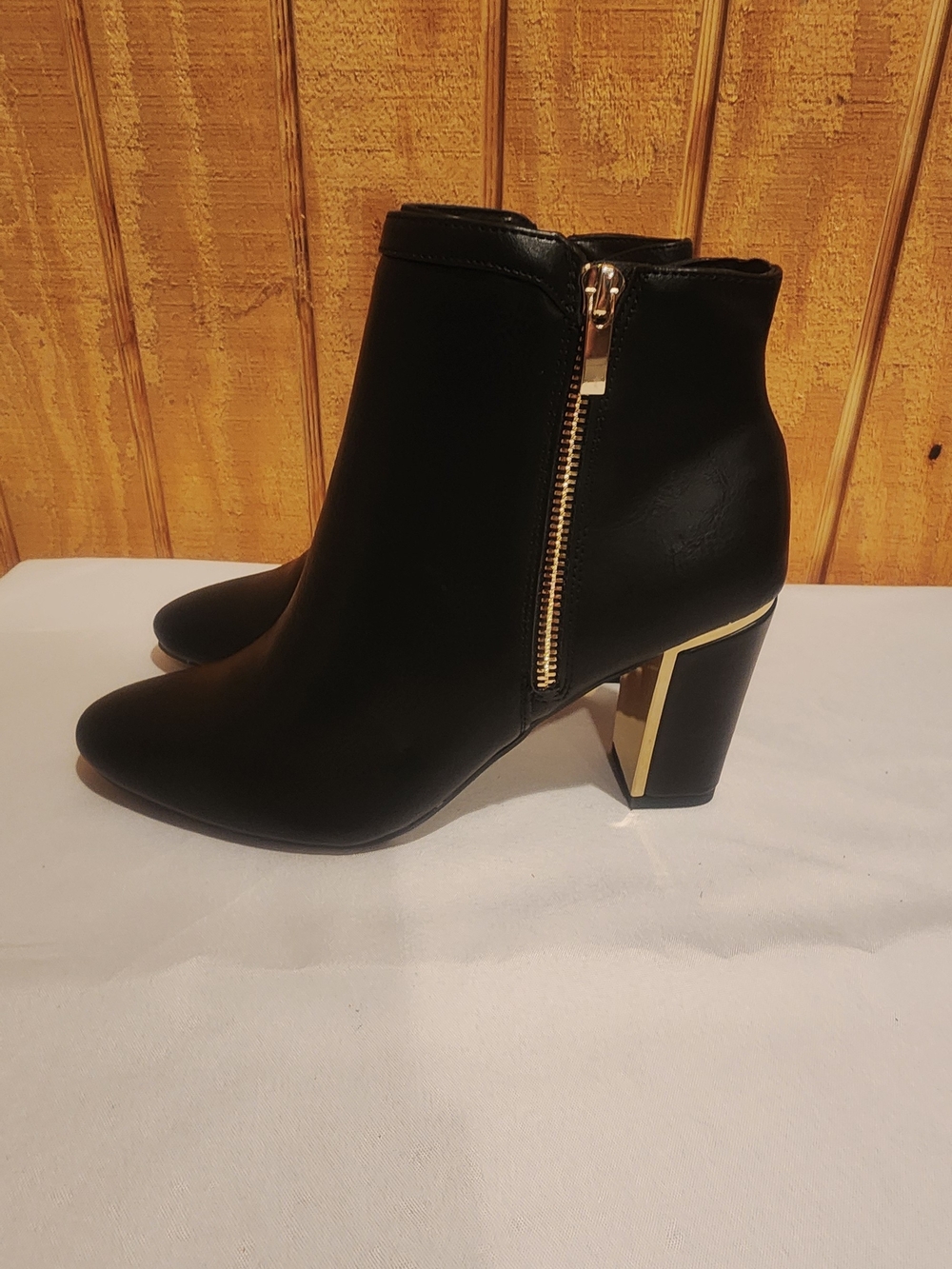 Dunion Classic Almond Toe Black Women's Ankle Zip Boots Block Gold Heel Size 8.5 - Picture 2 of 7